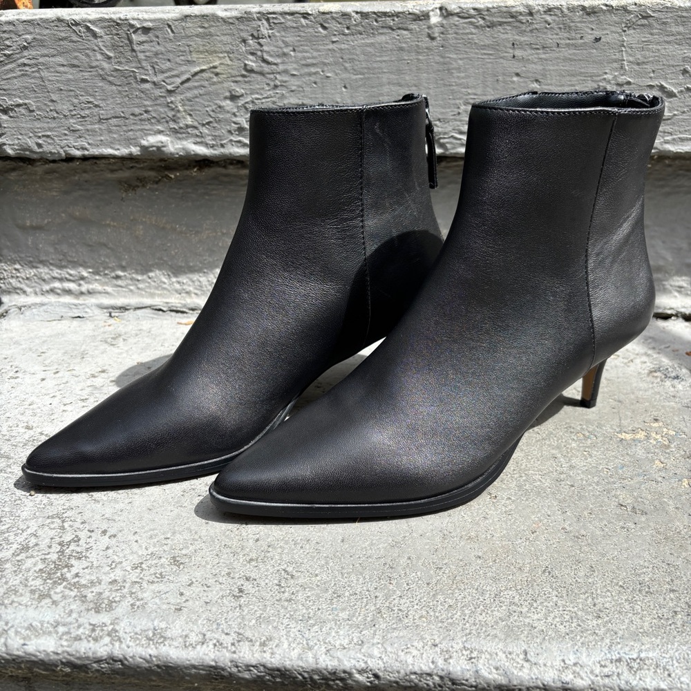 Saks Fifth Avenue | Charlie Leather Kitten Heel Black Ankle Boots | Size 7